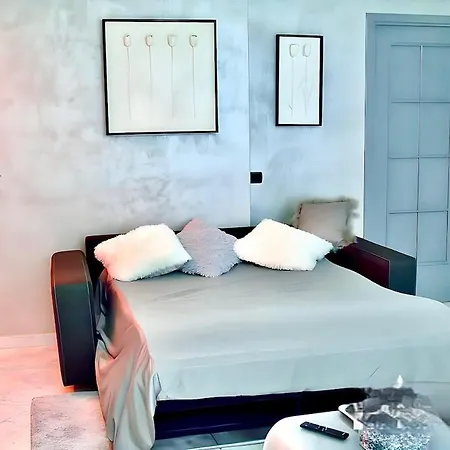 Luxury With And Free Parking Feriehus Rom